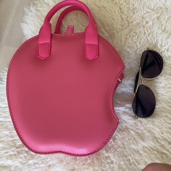Snow White’s apple bag pink Weekend sale - Picture 6 of 6
